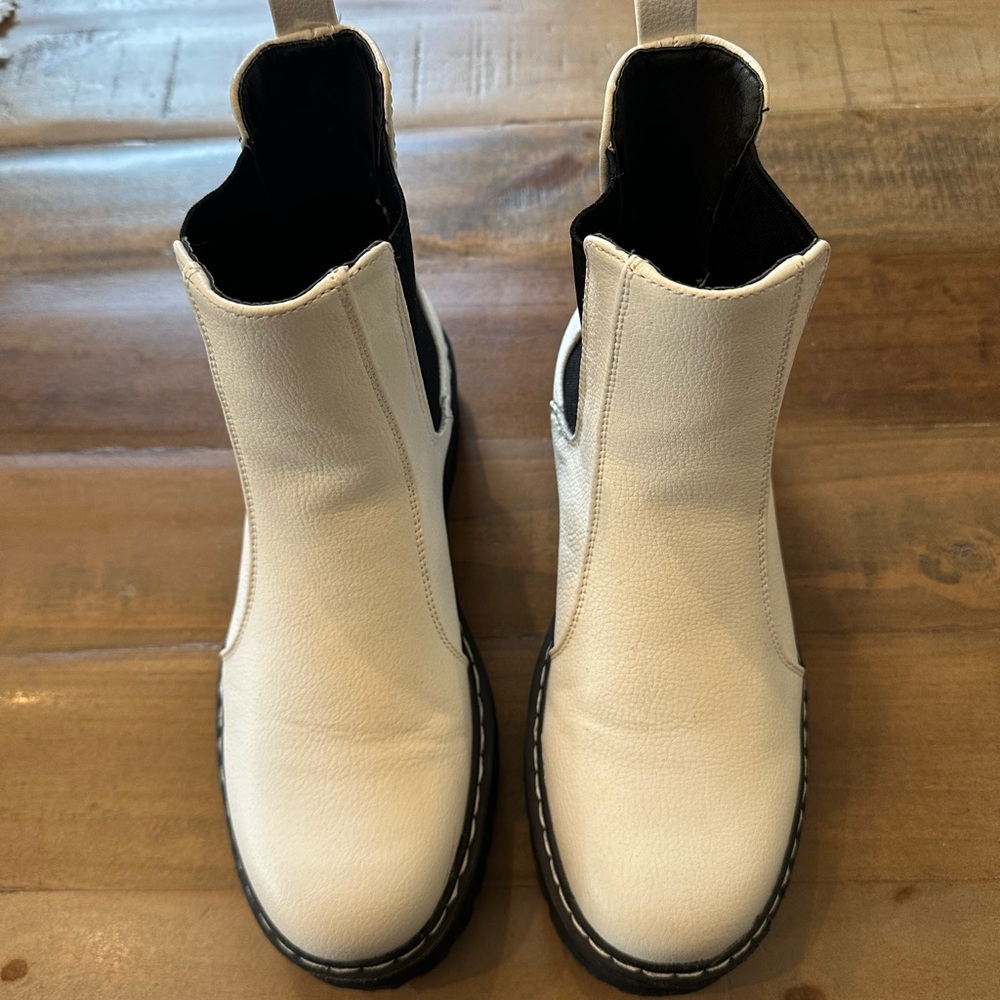 White Chelsea Boots - Picture 6 of 11